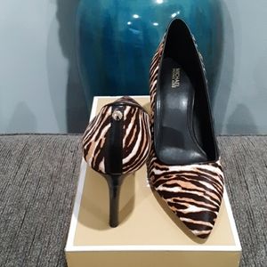 Michael Kors Dorothy Pump